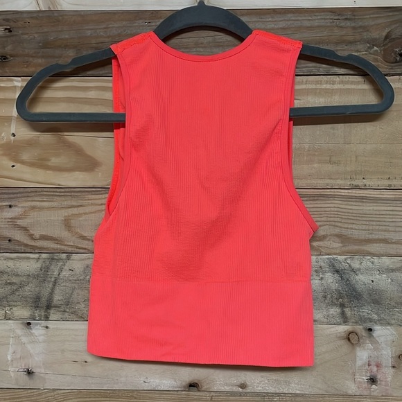 Out From Under size Medium Vibrant Orange Sleeveless V-neck Ribbed Crop Top - Picture 6 of 7